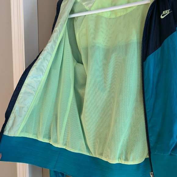 nike rain bomber shell jacket - Picture 5 of 15